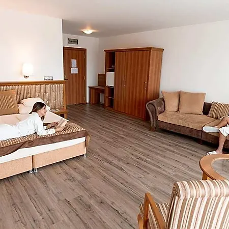 Venus Hotel 3*