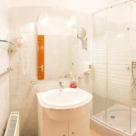 Ξενοδοχείο Venus 3*